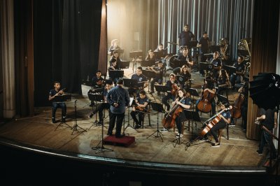 O TRENZINHO DO CAIPIRA de Heitor Villa-Lobos. Orquestra ABDA Filarm�nica