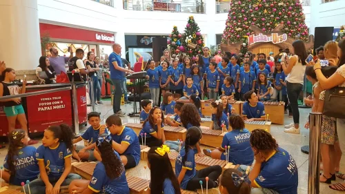 Coral e Musicalizao se apresentam no Boulevard Shopping Bauru