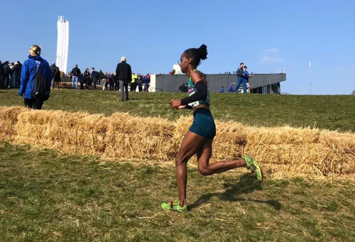 Jeovana Santos pela Seleo Brasileira no Mundial de Cross Country na Dinamarca