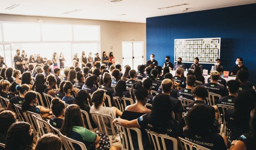 Assinatura de contrato e entrega de kits - equipe adulta ABDA