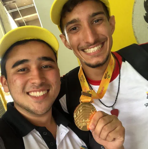Ex-atleta da ABDA conquista duas medalhas de ouro na WorldSkills Alvenaria