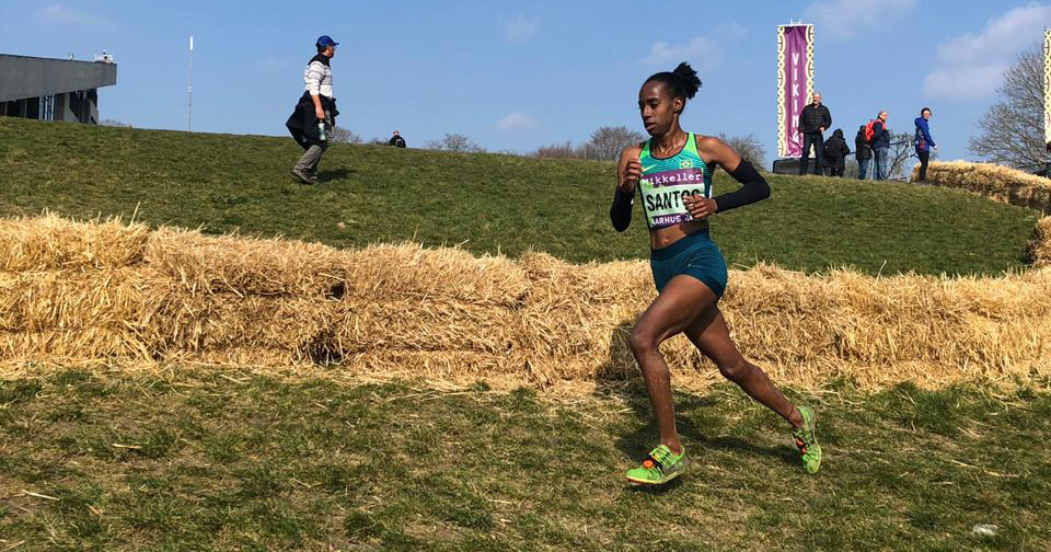 Jeovana Santos pela Seleo Brasileira no Mundial de Cross Country na Dinamarca