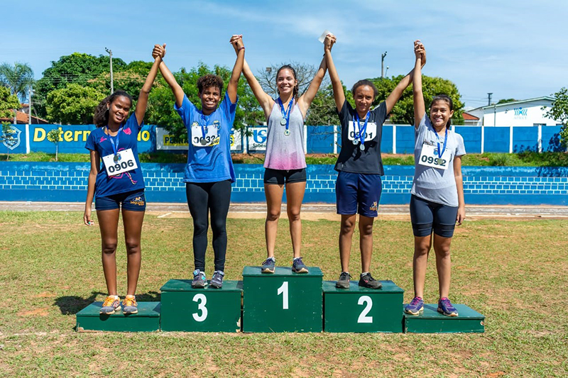 Nos 800m feminino sub-16, deu pdio todinho para ABDA