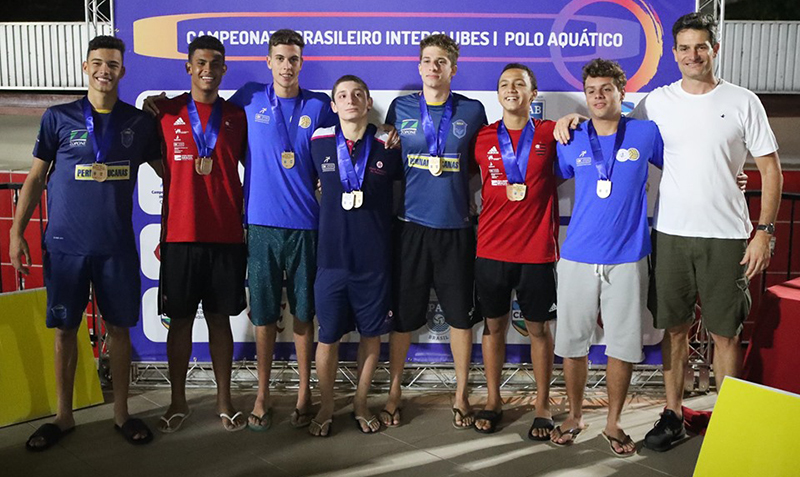 Na seleo masculina do Campeonato Sub-16, figuraram dois atletas da ABDA: Jhonatan Previlato Rodrigues e Eduardo Cintra