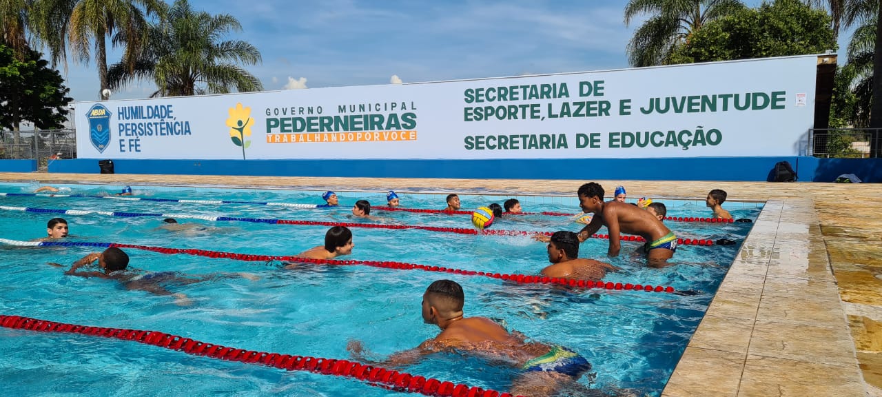 Entrega da reforma da piscina da ABDA Pederneiras