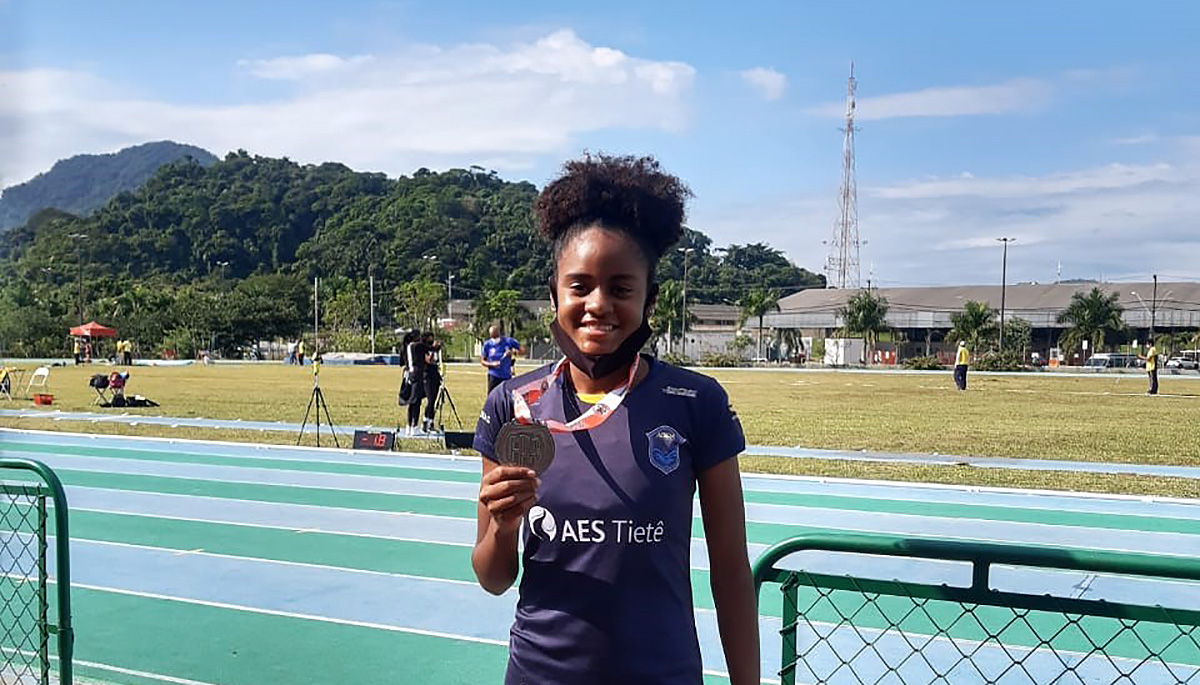 Ana Beatriz Trajano  bronze no 5 Torneio Atletismo Paulista em Praia Grande