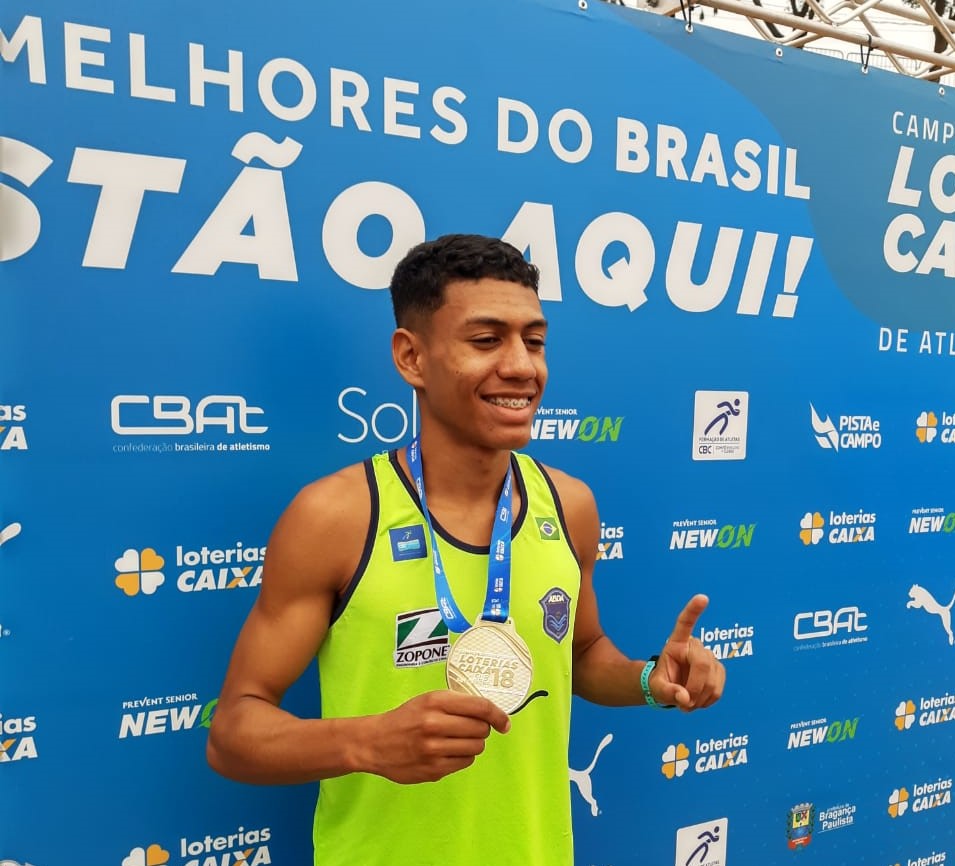 Vincius Moraes Costa  campeo brasileiro sub-18 nos 800 metros