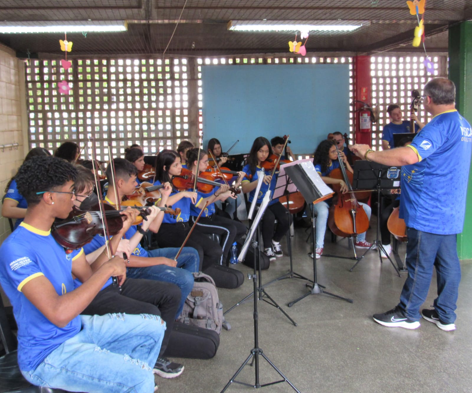 Apresentao da Camerata de Cordas da ABDA Filarmnica no CAIC Nova Esperana.- 27/10/2022