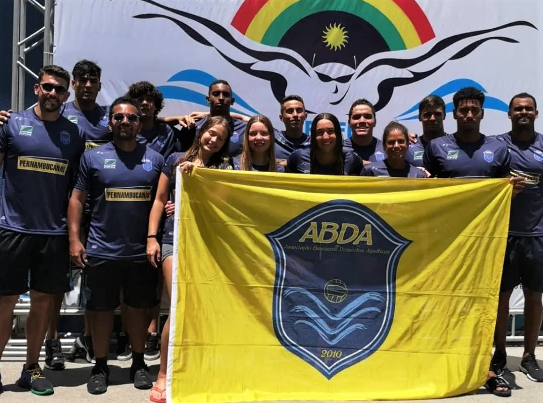 ABDA tem primeiro revezamento feminino de natao em torneio absoluto