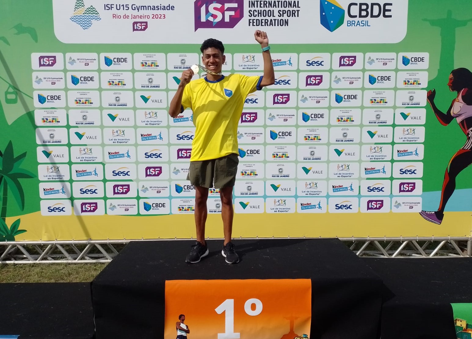 Brasiliense é campeã dos 100 metros com barreiras no Mundial Escolar de  Atletismo