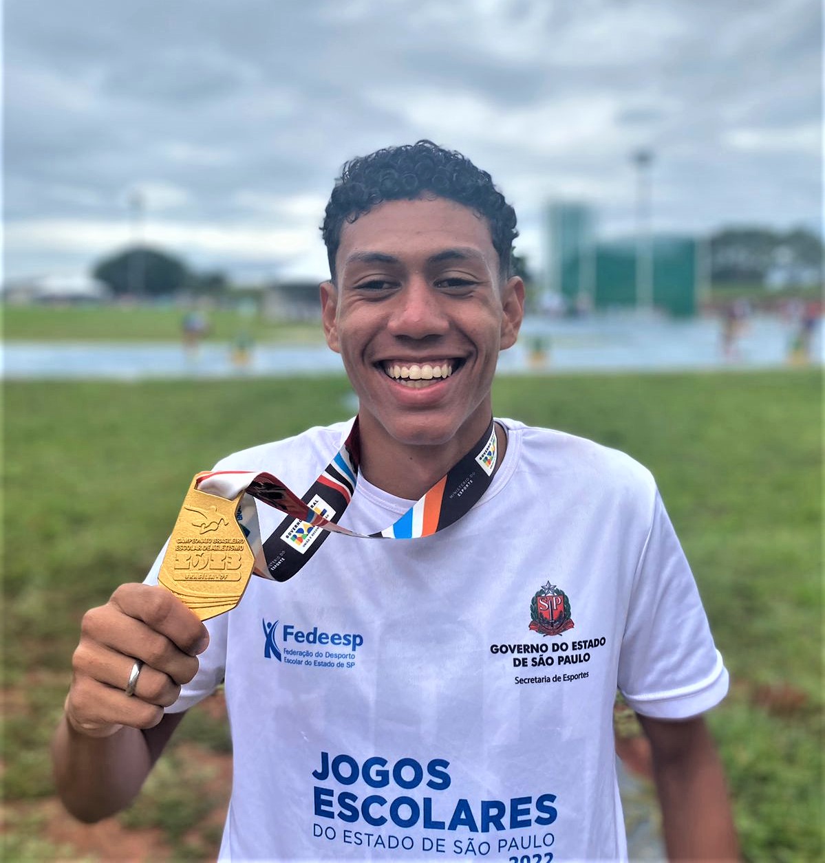 Vincius Costa  campeo brasileiro escolar nos 800 metros