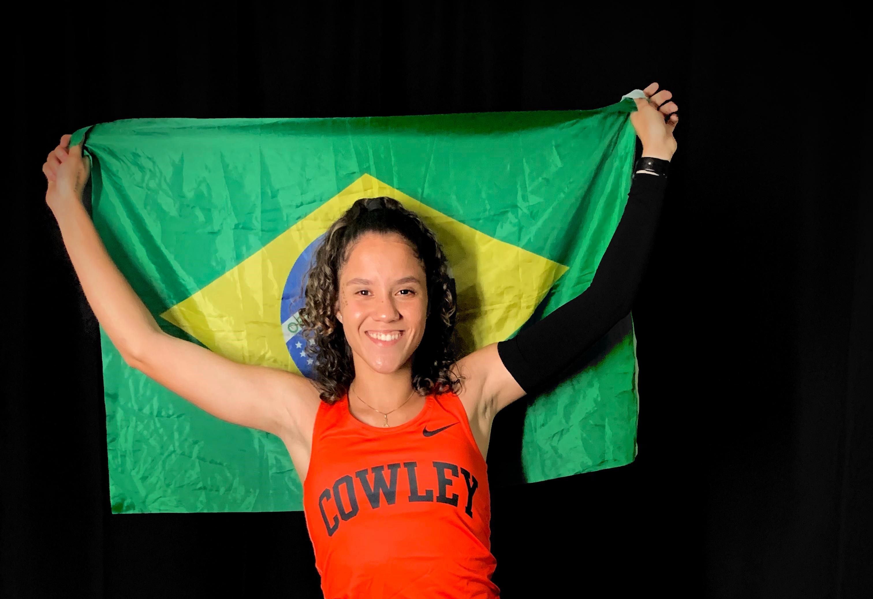 Letícia Belo é primeira da ABDA atletismo a conquistar bolsa de estudo no exterior