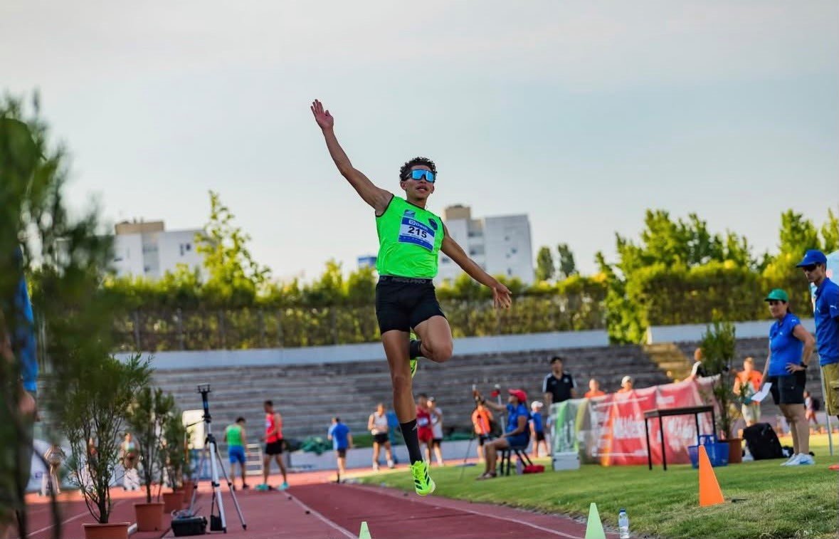 Atleta Victor Ramos representa a ABDA em competi��es internacionais